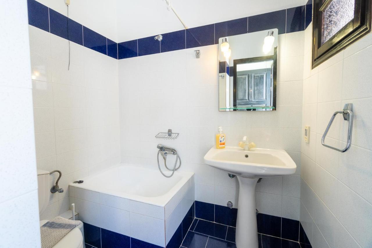 Hotel Koralli Kamári Kültér fotó