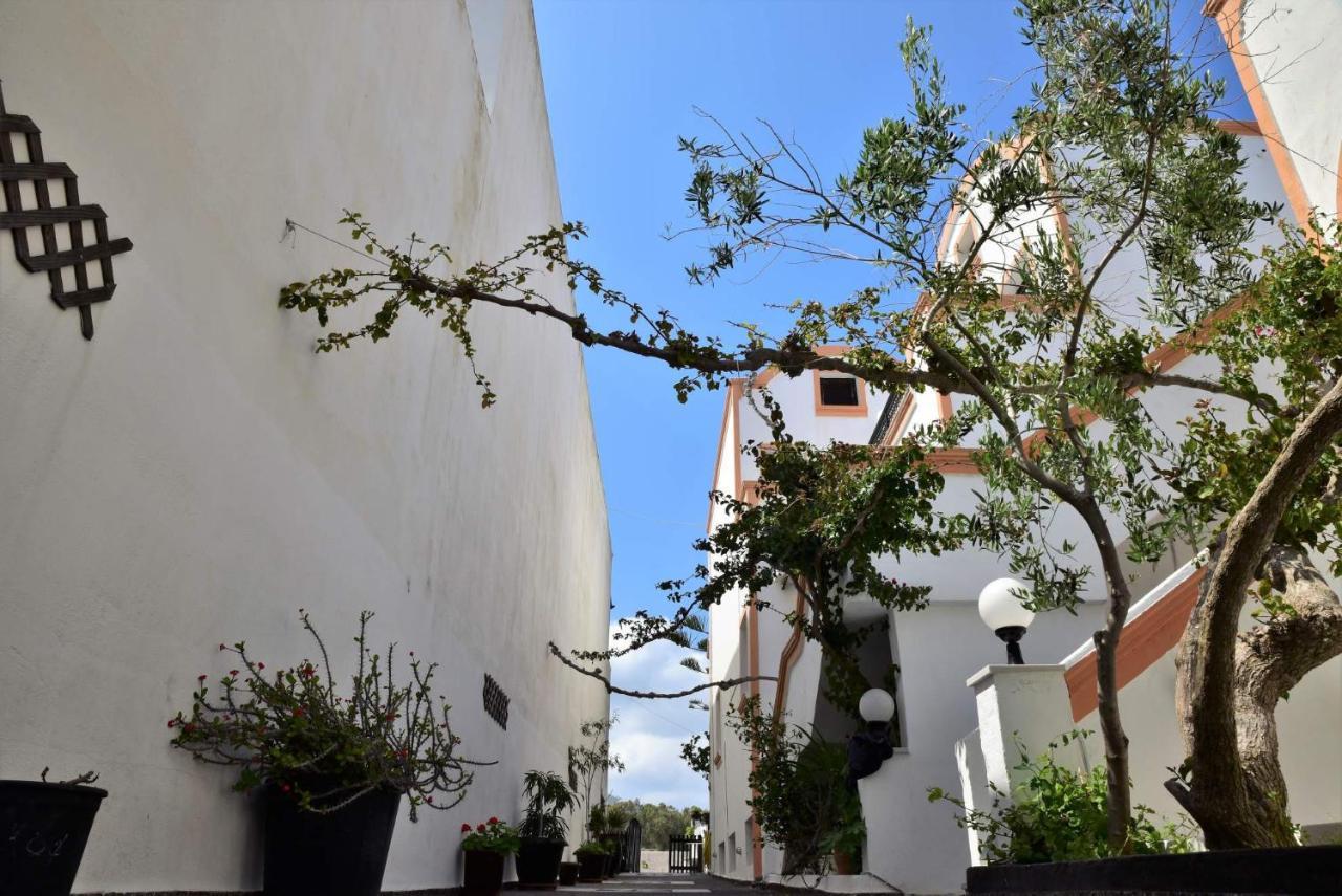 Hotel Koralli Kamári Kültér fotó