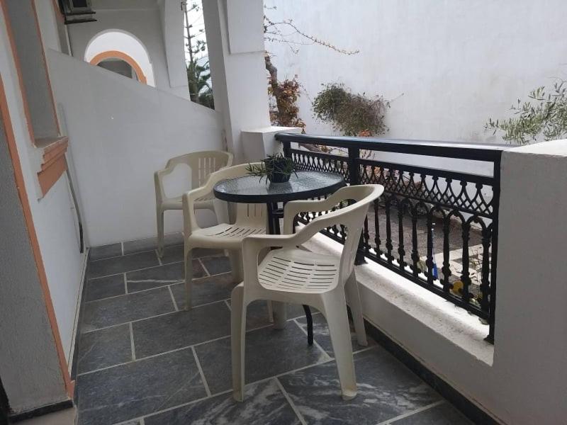 Hotel Koralli Kamári Kültér fotó