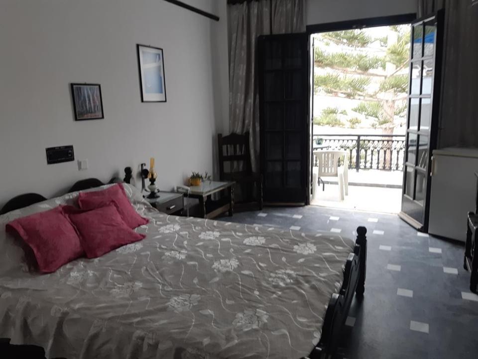 Hotel Koralli Kamári Kültér fotó