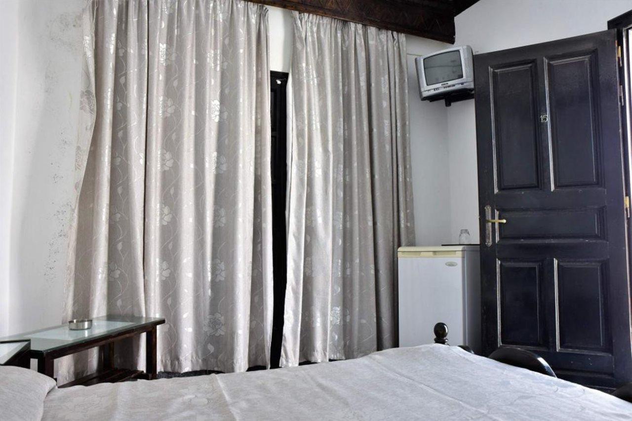 Hotel Koralli Kamári Kültér fotó